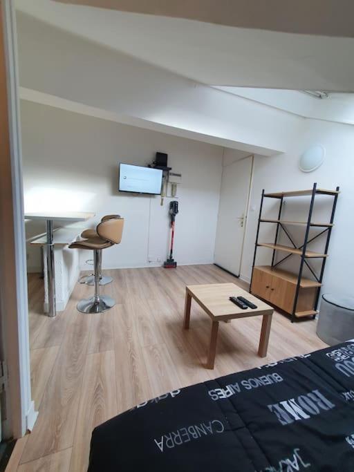 Ferienwohnung Le Studio Du Moulin Charleville-Mézières Exterior foto
